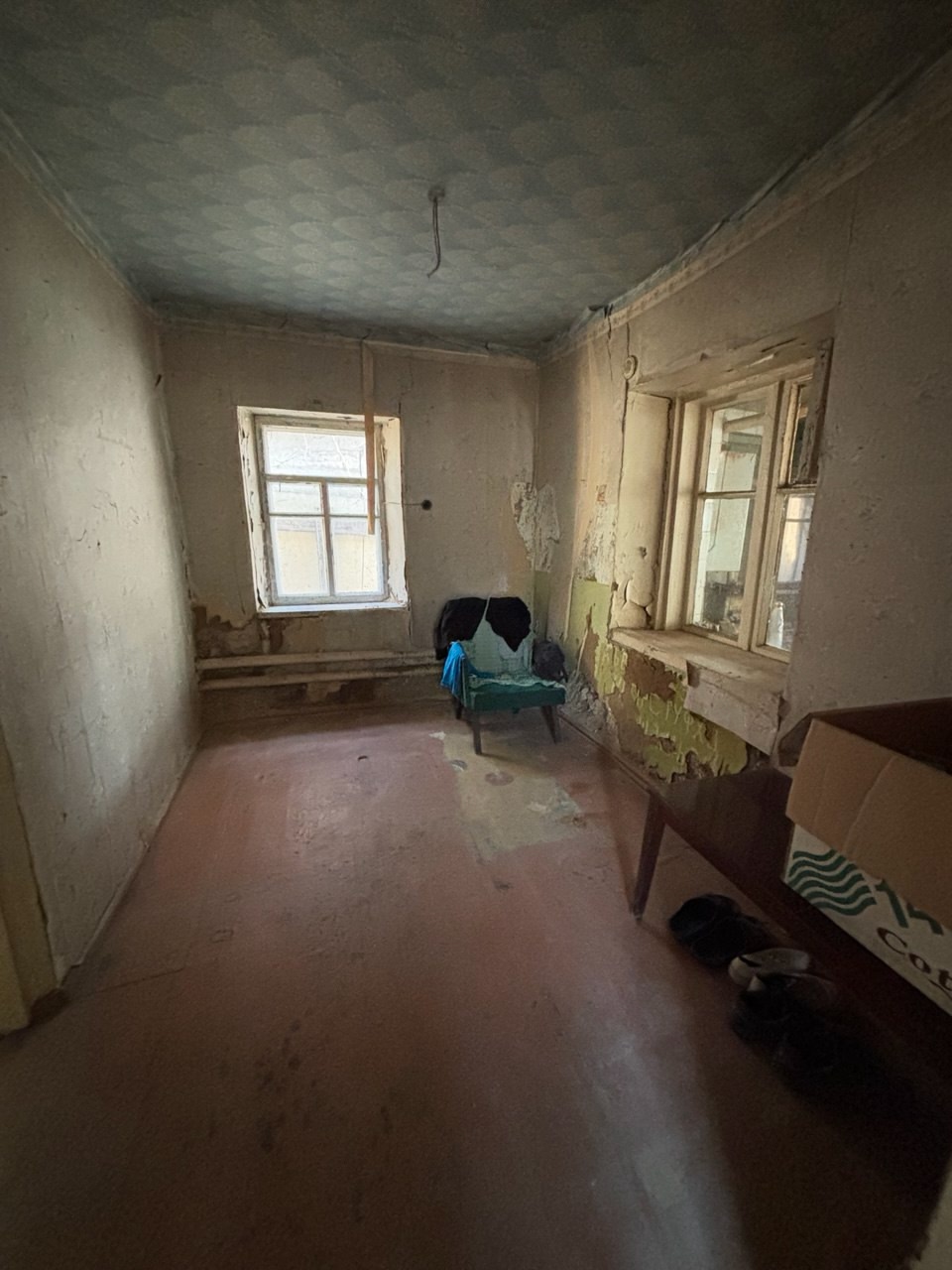 Дом общ. пл. 62 кв. м ул. Ленина, р-н птичьего рынка Цена: 2 200 000 руб. Дом мергель, под капитальный ремонт. В доме свет, вода (централизованная), газ, отопление котел. Участок 6 соток (приват.), летняя кухня с погребом, фруктовые деревья. . Агент: Ирина: +7(959)103-25-87...
